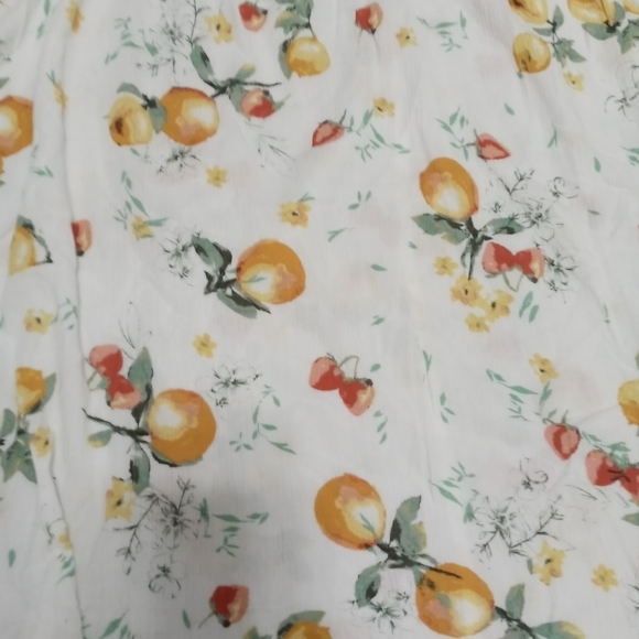 Maurices off the.shoulder short sleeve lemon strawberry print smocked blouse 2X - Picture 2 of 3